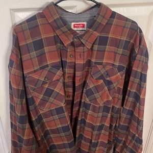 Stylish flannel (3XL) perfect for the upcoming seasons!